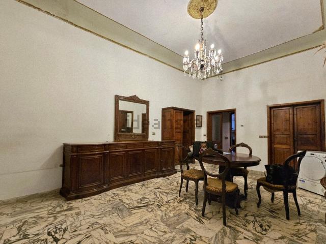 Appartamento in vendita di 135 m² in Via Lancillotto Cattani