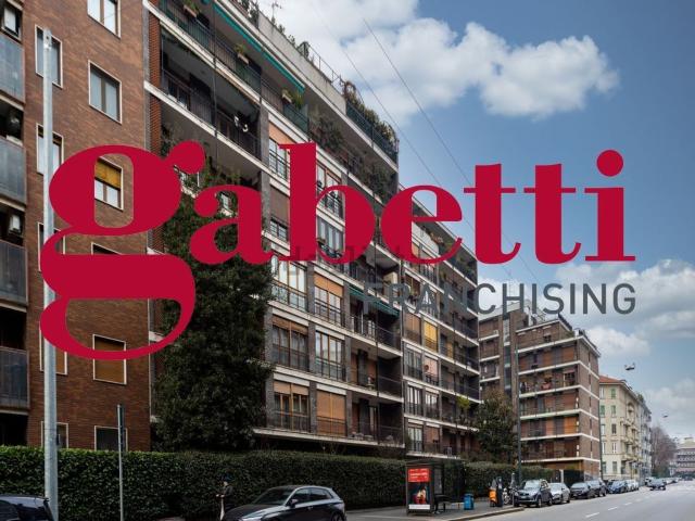 Appartamento in vendita di 135 m² in Via Lario, 25