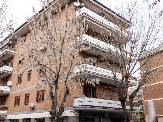Appartamento in vendita di 135 m² in Via Leonardo Greppi