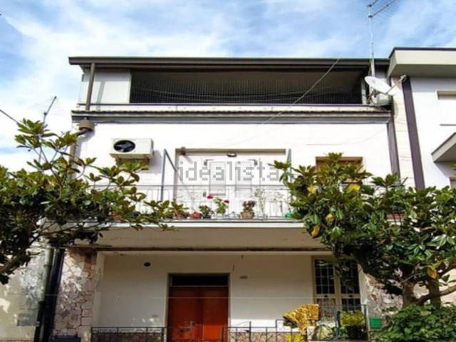 Appartamento in vendita di 135 m² in Via Monsignor Mucedola