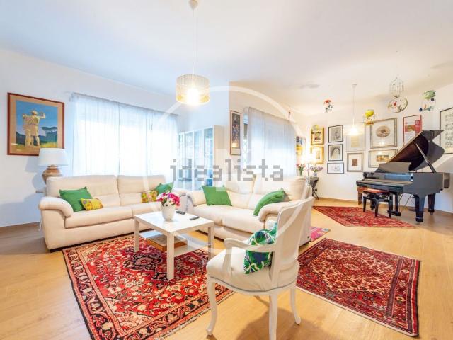 Appartamento in vendita di 135 m² in Via Monte Falcone, 80