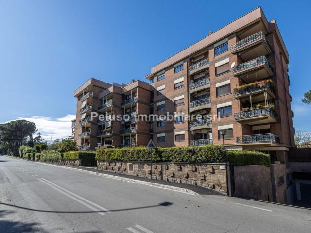 Appartamento in vendita di 135 m² in Via Matteo Bartoli