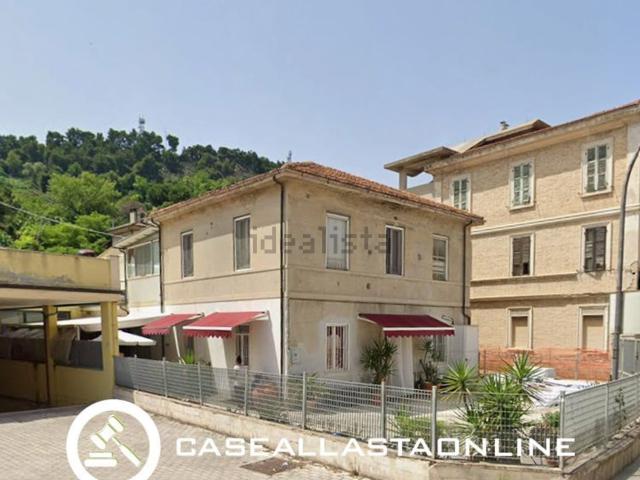 Appartamento in vendita di 135 m² in Via Madonna degli Angeli
