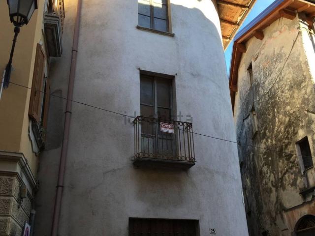 Appartamento in vendita di 135 m² in Via Maestri Comacini, 1