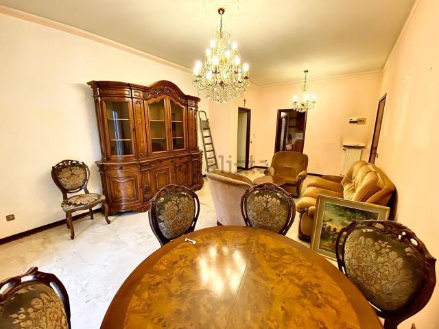 Appartamento in vendita di 135 m² in Via Martiri della Resistenza