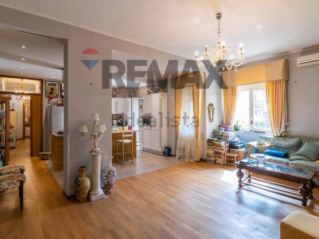 Appartamento in vendita di 135 m² in Via Nizzeti, 66