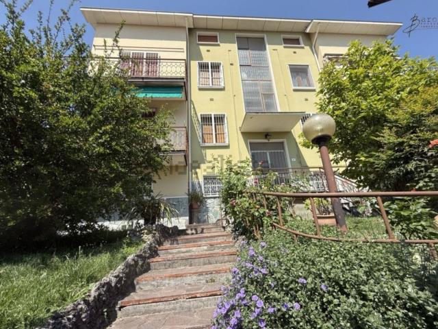 Appartamento in vendita di 135 m² in Via San Francesco D&apos Assisi