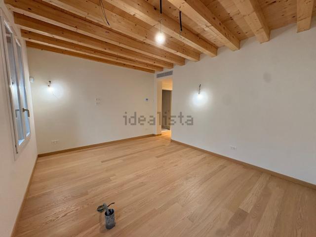 Appartamento in vendita di 135 m² in Via Beato Pellegrino