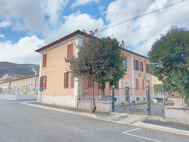 Appartamento in vendita di 135 m² in Via Sangro