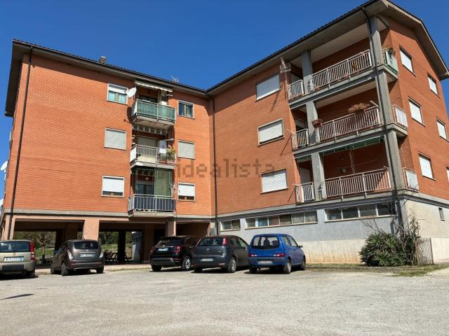 Appartamento in vendita di 135 m² in Via Santa Domiziana Felceto