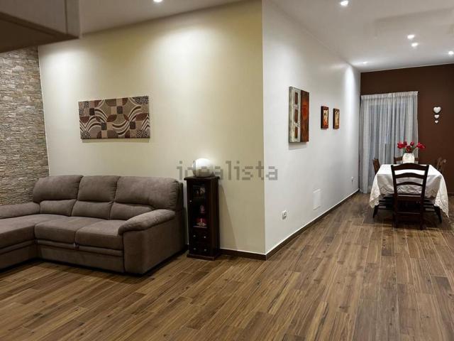 Appartamento in vendita di 135 m² in Via Siculo Orientale