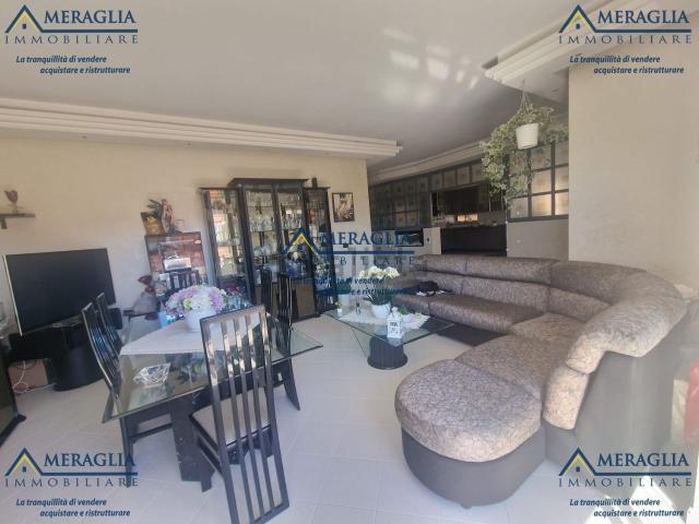 Appartamento in vendita di 135 m² in Via Spazzilli