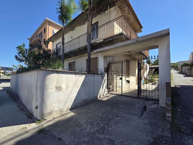 Appartamento in vendita di 135 m² in Via Statale Oreto, 132