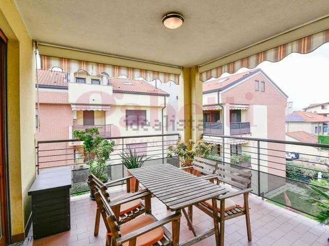 Appartamento in vendita di 135 m² in Via Parini, 42