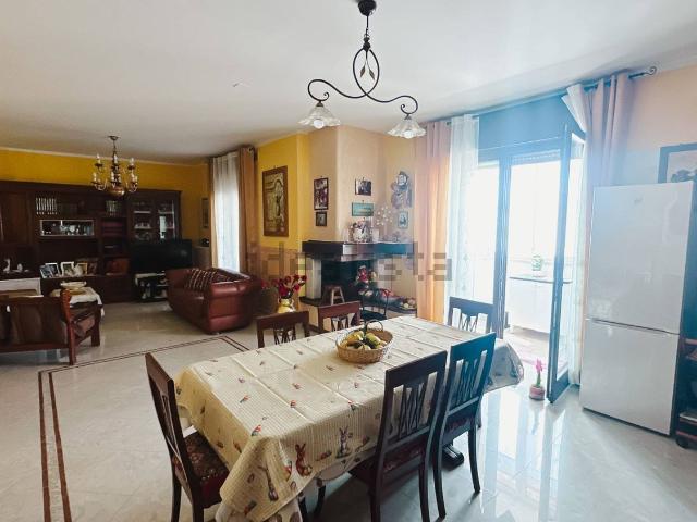 Appartamento in vendita di 135 m² in Via Pier Paolo Pasolini, 35