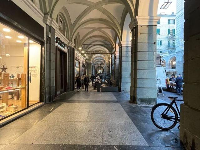 Appartamento in vendita di 135 m² in Via Pietro Paleocapa