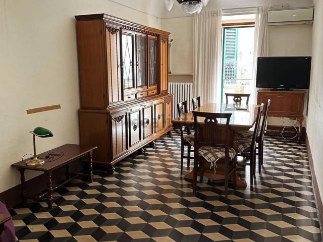 Appartamento in vendita di 135 m² in Via Roma, 242