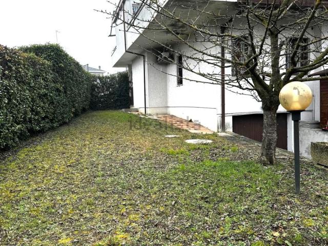 Appartamento in vendita di 135 m² in Via Riviera del Brenta, 158