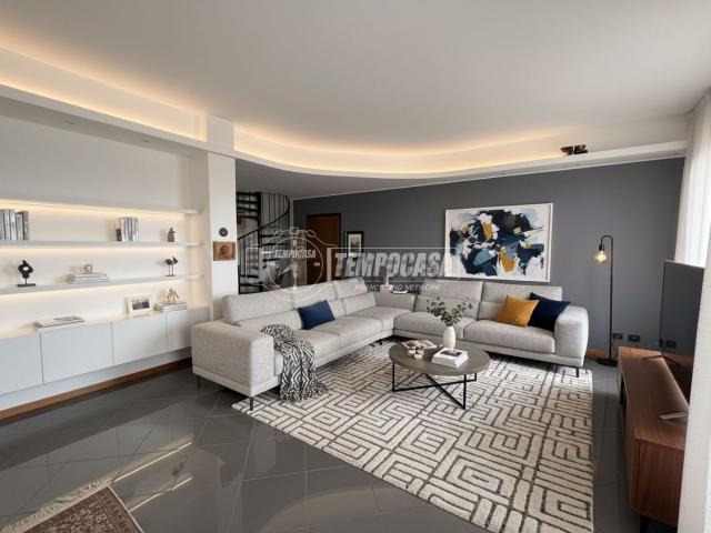 Appartamento in vendita di 135 m² in Via Ruggero Leoncavallo, 54
