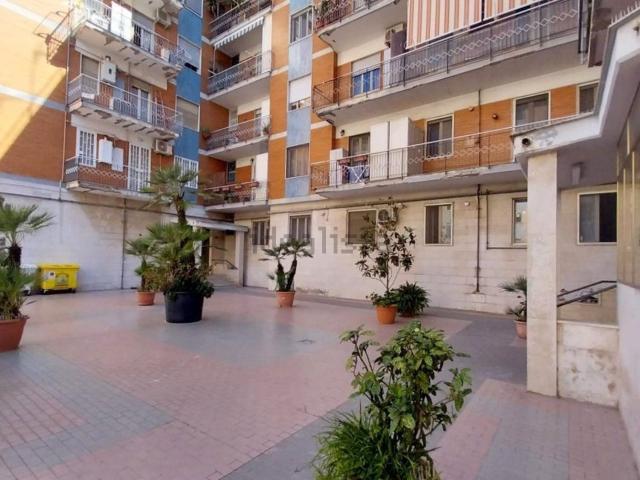 Appartamento in vendita di 135 m² in Via Tommaso de Amicis, 52