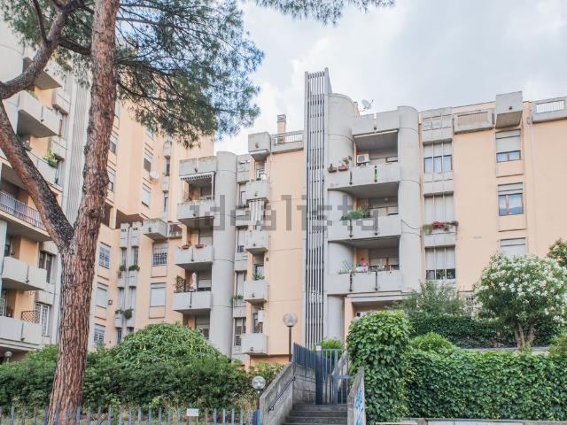 Appartamento in vendita di 135 m² in Via Tazio Nuvolari