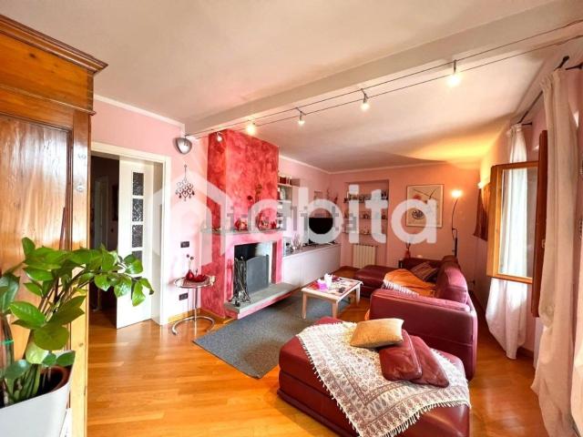 Appartamento in vendita di 135 m² in Via Trebbia