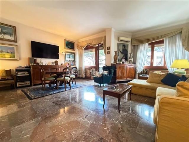 Appartamento in vendita di 135 m² in Via Ugo Ojetti
