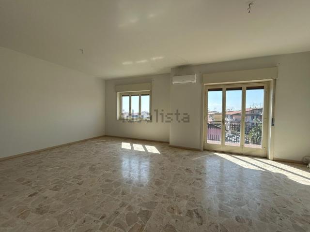 Appartamento in vendita di 135 m² in Via V. Bellini, 3