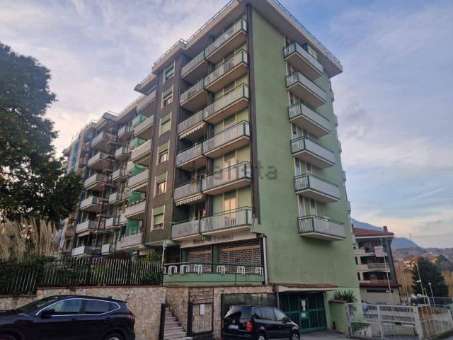 Appartamento in vendita di 135 m² in Via Vittorio Fiorentino