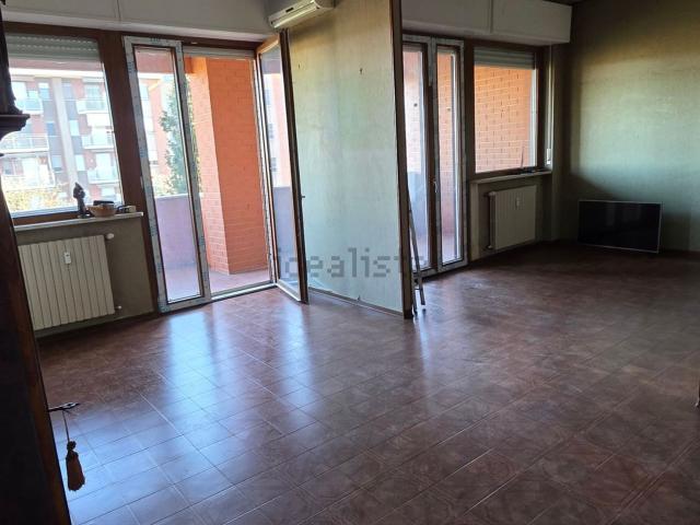 Appartamento in vendita di 135 m² in Via Vittorio Moccagatta