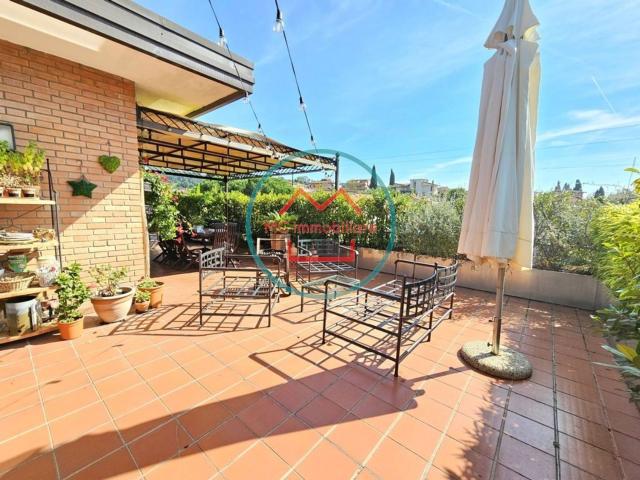 Appartamento in vendita di 135 m² in Via Vittorio Nofretti