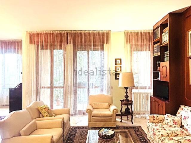 Appartamento in vendita di 135 m² in Via Vincenzo Bellini, 40