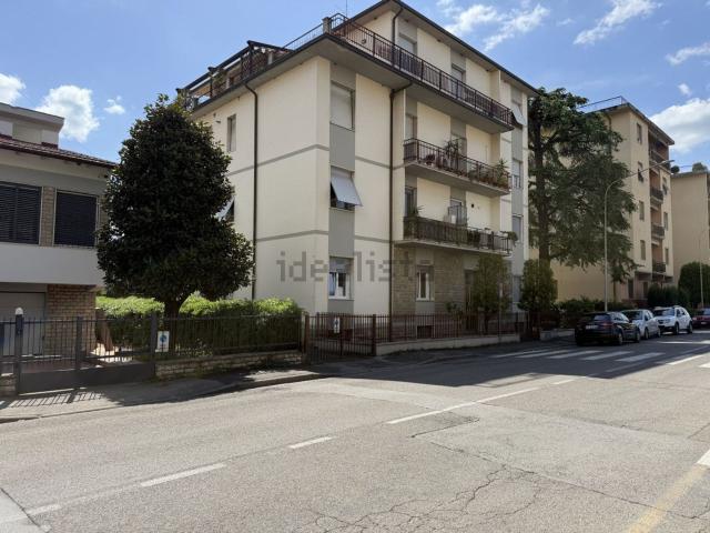 Appartamento in vendita di 135 m² in Via Vincenzo Monti