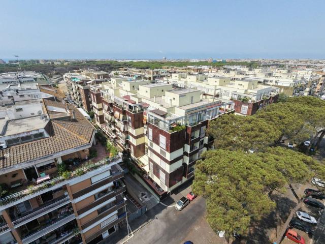 Appartamento in vendita di 135 m² in Viale dei Promontori, 440
