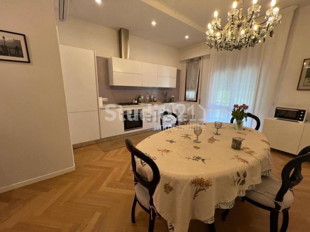 Appartamento in vendita di 135 m² in Viale Galileo Galilei