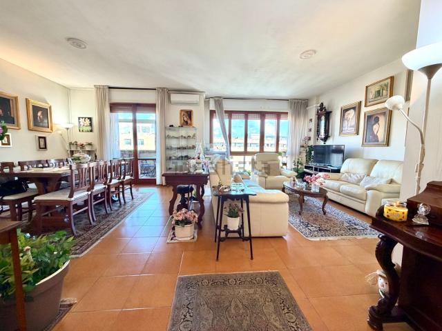 Appartamento in vendita di 135 m² in Viale Giovanni Battista Morgagni