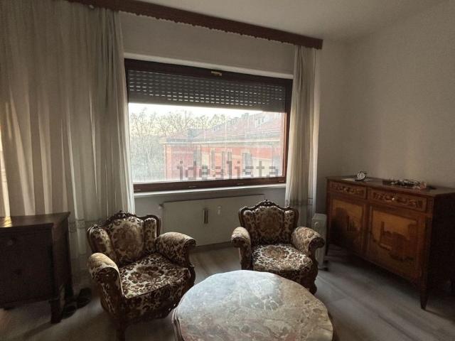 Appartamento in vendita di 135 m² in Viale Sant&apos Ambrogio