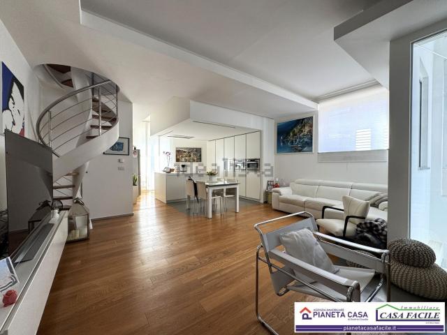 Appartamento in vendita di 135 m² in Vico Torquato Tasso