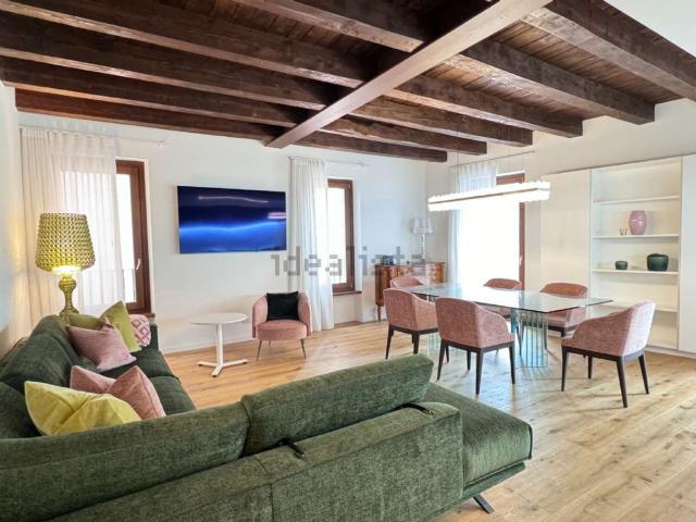 Appartamento in vendita di 135 m² in Vicolo Ognissanti