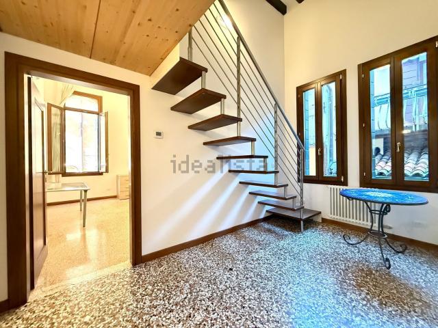 Appartamento in vendita di 135 m² in Calle Cicogna, 6229