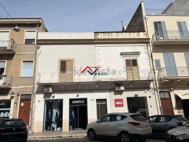 Appartamento in vendita di 135 m² in Corso VI Aprile