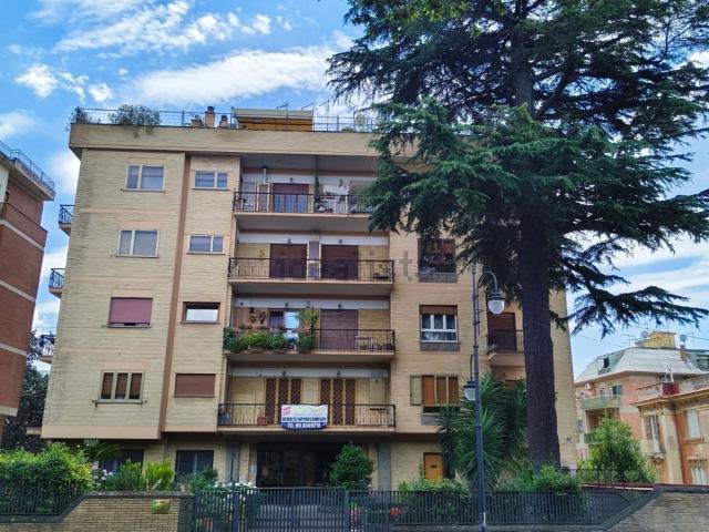 Appartamento in vendita di 135 m² in Corso Vittoria Colonna, 100