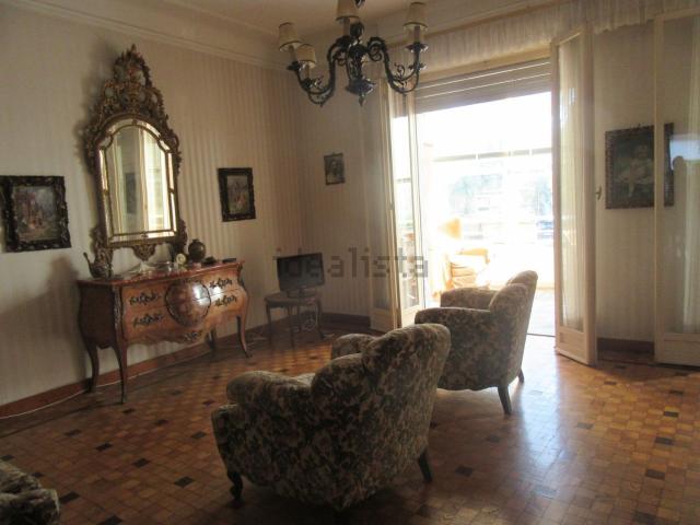 Appartamento in vendita di 135 m² in Corso degli Inglesi, 700