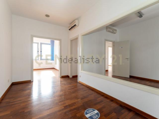 Appartamento in vendita di 135 m² in Corso Sicilia, 64