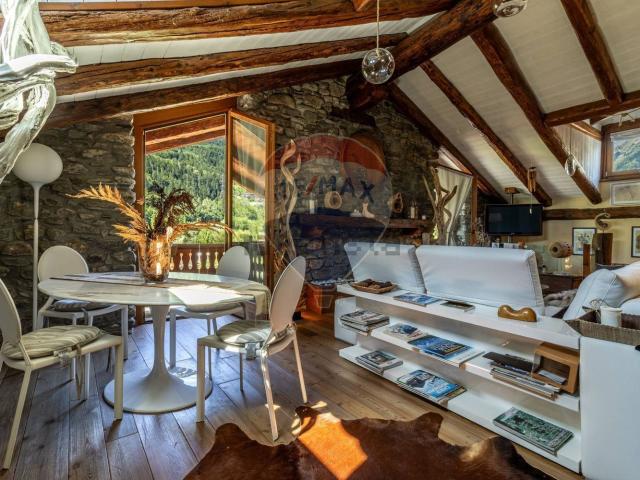 Appartamento in vendita di 135 m² in Frazione Chez Borgne