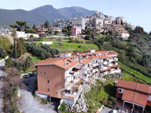 Appartamento in vendita di 135 m² in Largo Salvo D&apos Acquisto 3, 3