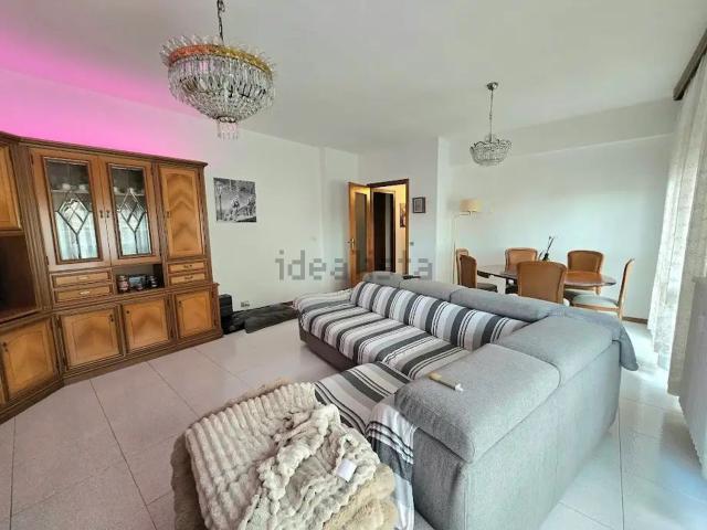 Appartamento in vendita di 135 m² in Piazza Camillo Cavour
