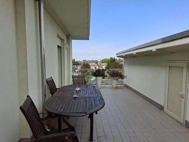 Appartamento in vendita di 135 m² in Piazza Giorgio Ambrosoli, 5