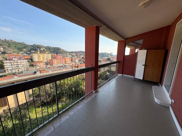Appartamento in vendita di 135 m² in Salita A. Canata, 28