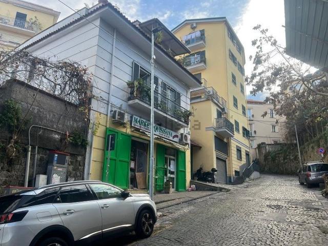 Appartamento in vendita di 135 m² in Salita Quisisana